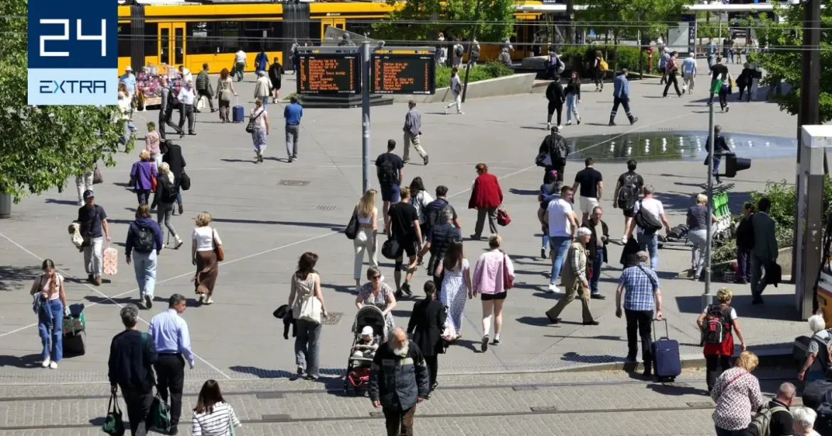Budapest véget vetne a járdán parkolásnak, szigorúbb ellenőrzések jönnek