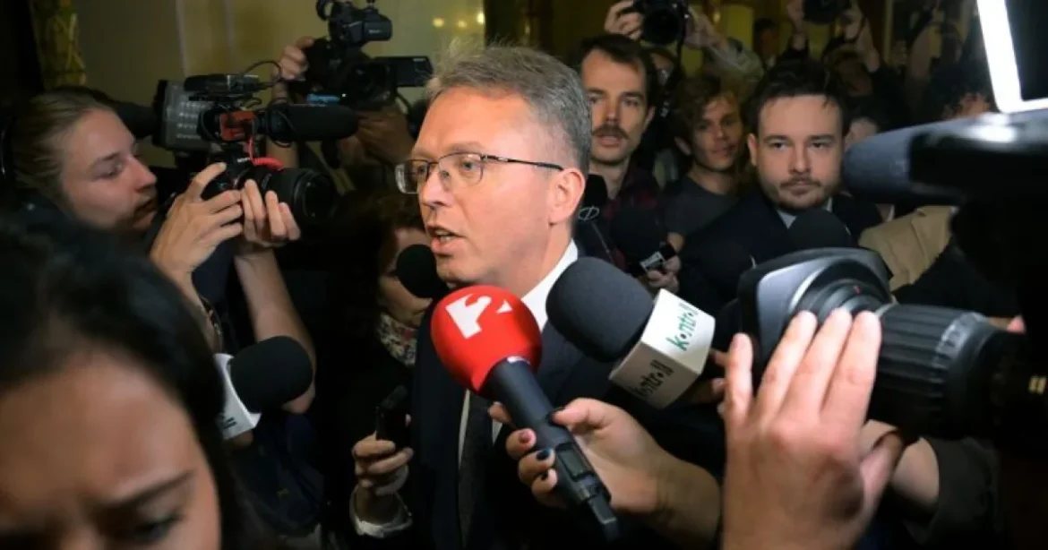 Hankó Balázs a Fidesz parlamenti irodájából üzent: Nem bujkálok