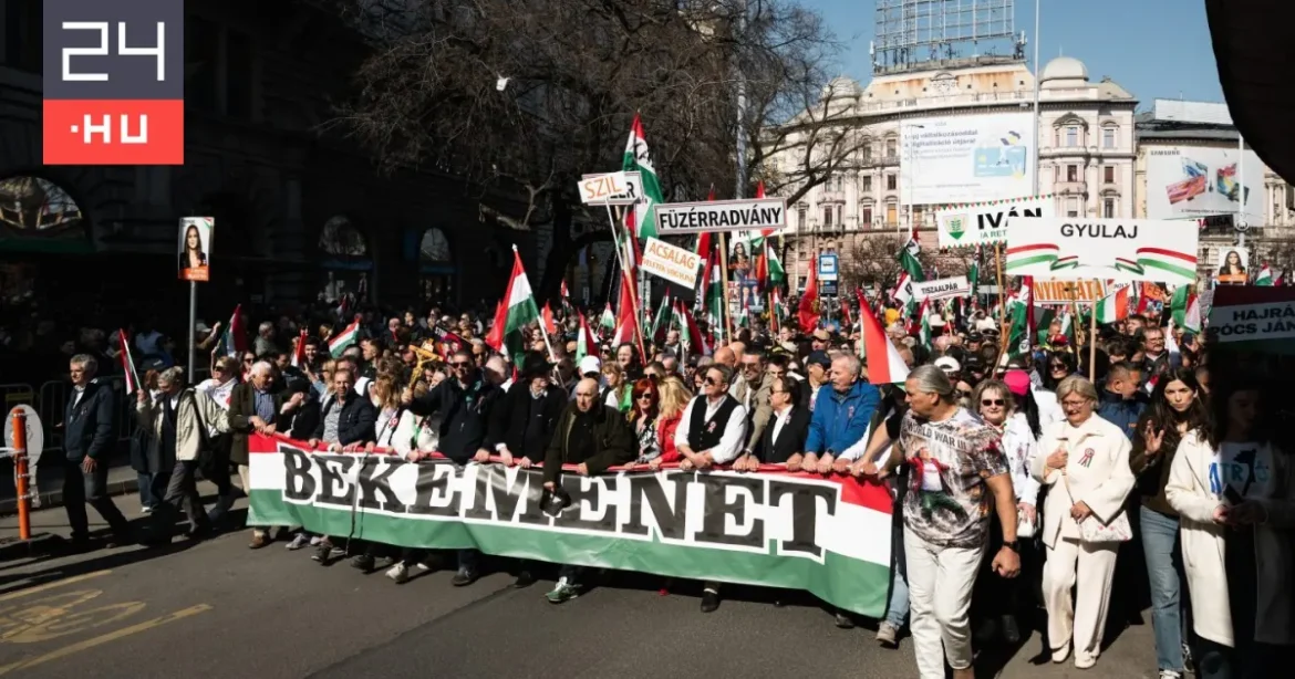 Ismét Békemenet október 23-án, vasárnap is tüntetnek a Terror Háza előtt