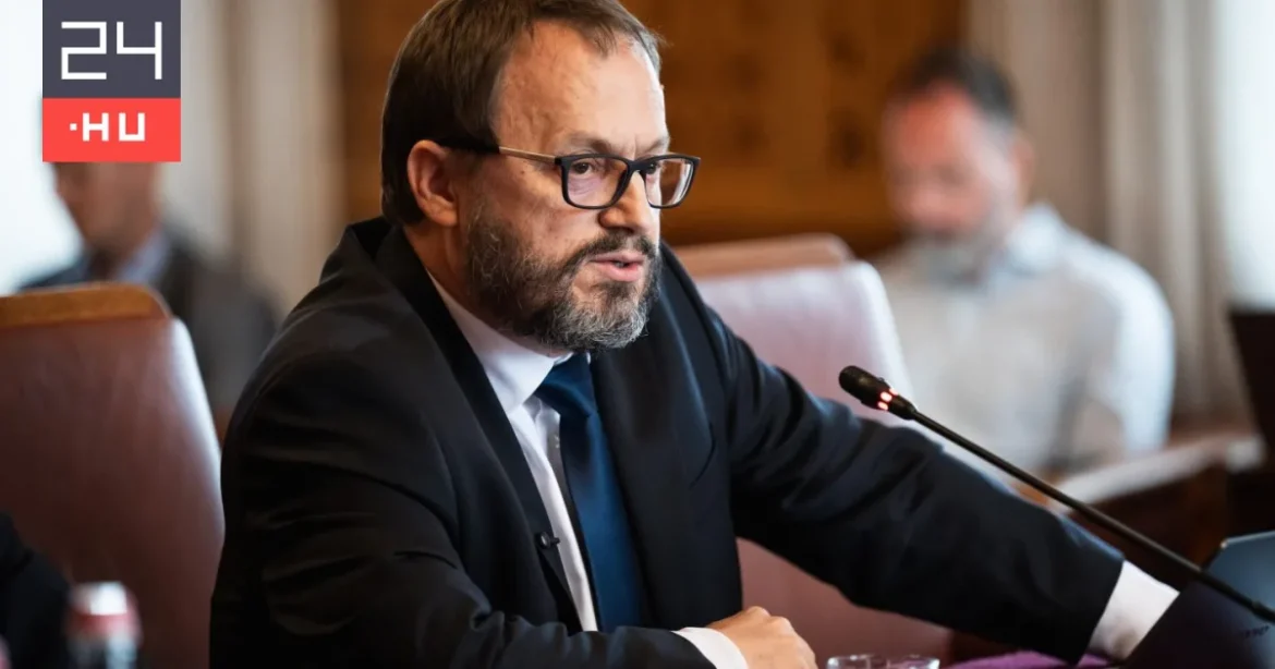 Kármán: Végre mindenki láthatja, ami mindenkire tartozik