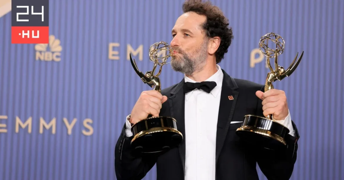 Matthew Rhys történelmet írt az Emmy-gálán