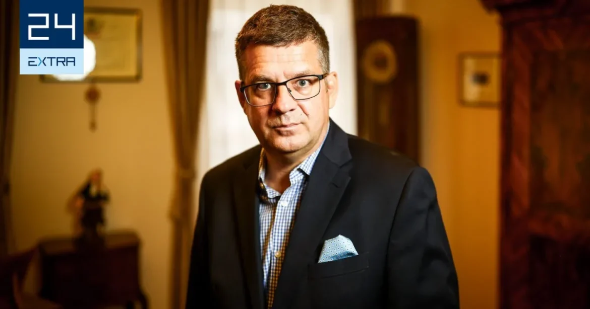 Nem mondok le a mandátumomról – interjút adott őrizetbe vétele előtt Seszták