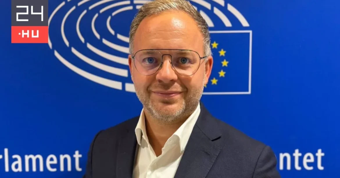 Orbán Balázs három dolgot ígért első EP-képviselői napja után