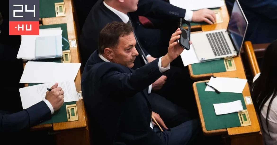 Pócs: annyi ésszel, tudással és tapasztalattal szeretnék rendelkezni, mint Mészáros Lőrinc