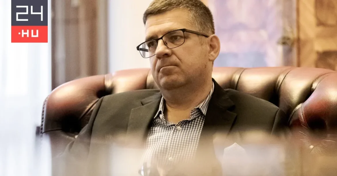 Seszták Miklós az első, akit őrizetbe vettek az NVVH-nál