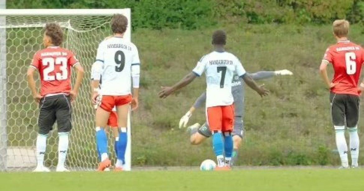 Tizenegy gól, sportszerűtlen kapus, mégsem örülhetett a magyar csatár