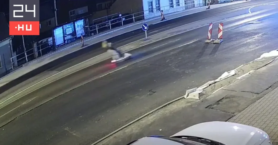 Óriási esést rögzítettek: két lány bukott el egy e-rollerrel Egerben